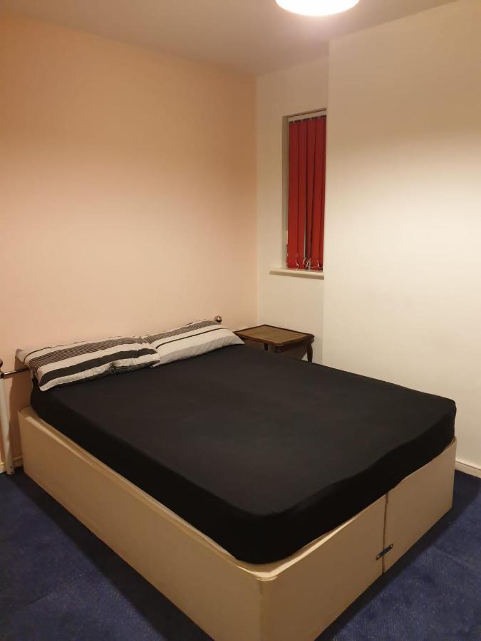 2 Plus Bedrooms Comfort Apartment Bolton Ngoại thất bức ảnh